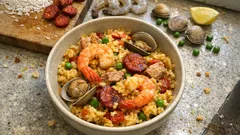 Arroz à valenciana num só tacho: húmido, bem apurado e perfeito para partilhar